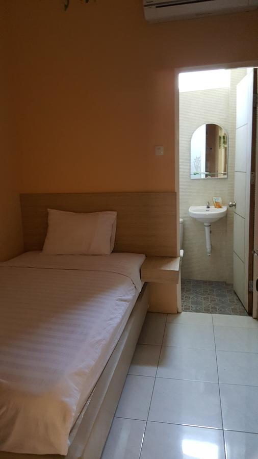 C.Stone Hotel Surabaya Luaran gambar